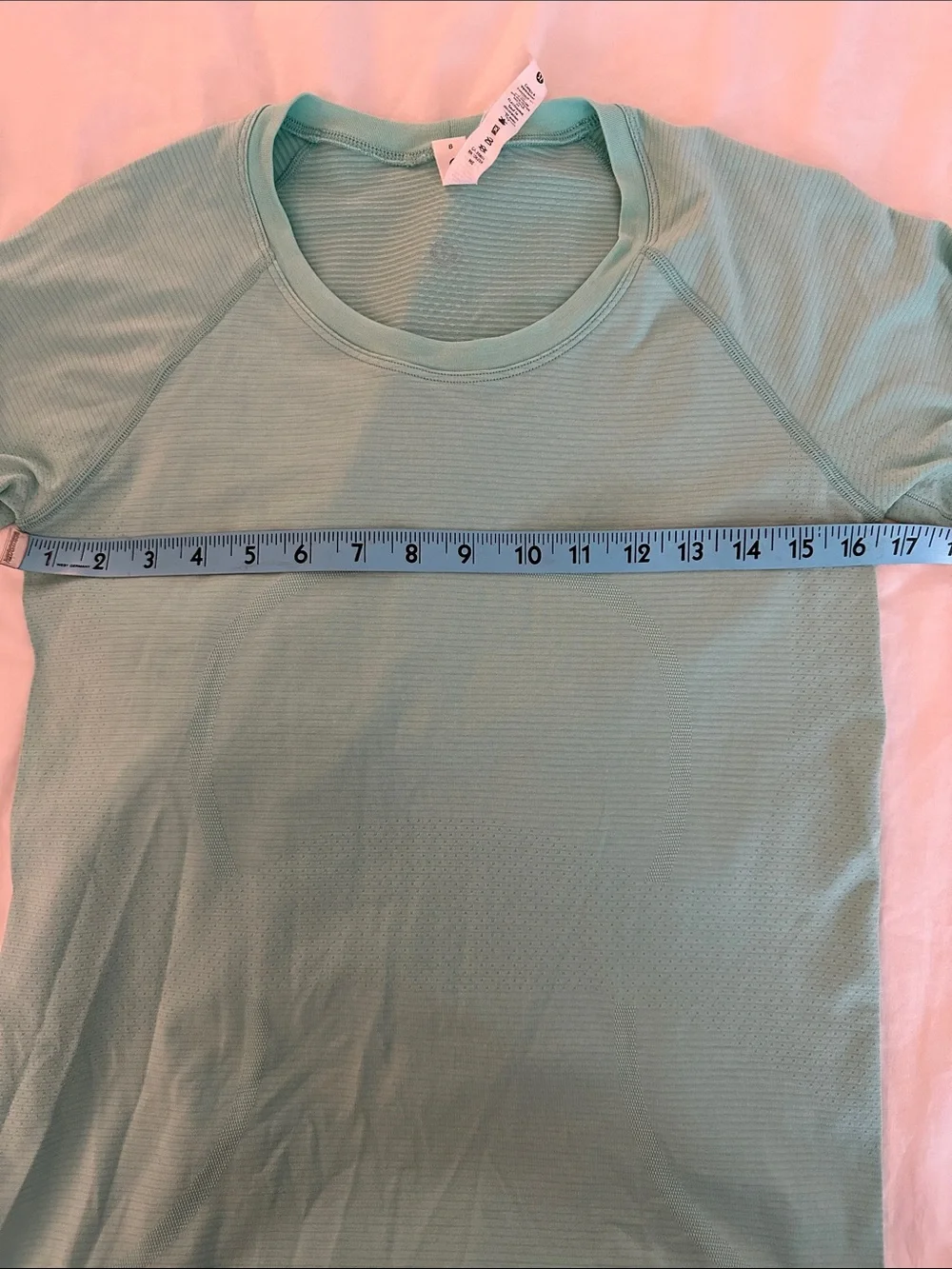 Lululemon Women’s Lightweight Long-Sleeve Top in Mint - EUC - Size 8